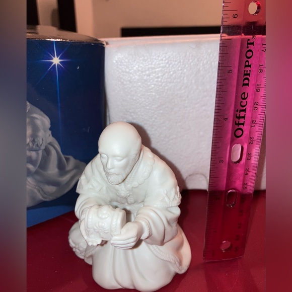 Avon Christmas Nativity Set - Picture 12 of 16